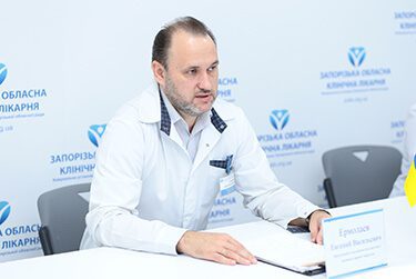 Щоб влітку уникнути загострення тромбозу, судинні хірурги радять відновлювати обсяг втраченої рідини і обмежити перебування на сонці (ВІДЕО)
