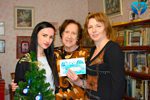 Праздничное настроение – на дом: в преддверии Нового года представители БФ «Солидарность» и сотрудники облбольницы чествовали ветеранов