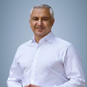 Шишка Игорь Васильевич, директор в ЗОКБ