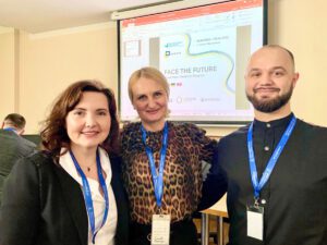 Nashi otolaringologi povyshayut svoi professionalnye znaniya