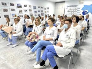 УРОЧИСТЕ ВРУЧЕННЯ ПОЧЕСНИХ ВІДЗНАК ФАХІВЦЯМ ЗОКЛ (1)