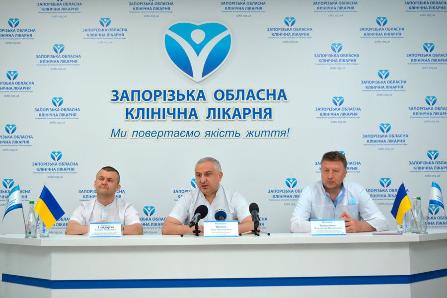 ВІДОМИЙ КИЇВСЬКИЙ ТРАНСПЛАНТОЛОГ ТА КОМАНДА ЗАПОРІЗЬКОЇ ОБЛАСНОЇ ЛІКАРНІ ВРЯТУВАЛИ ЖИТТЯ МОЛОДІЙ ДІВЧИНІ