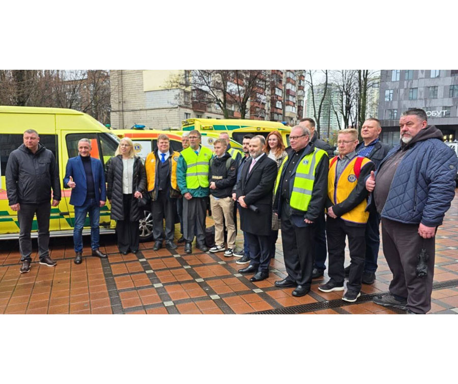 Запорізька обласна клінічна лікарня отримала сучасну автівку швидкої допомоги завдяки фінським партнерам